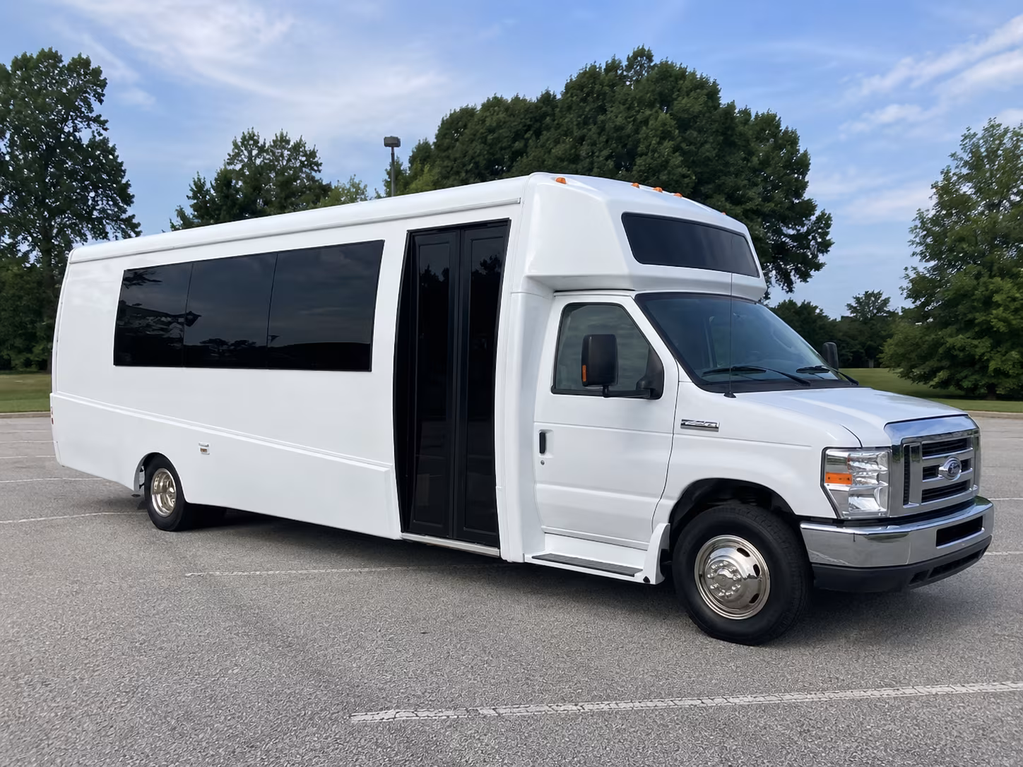 victorville 18 passenger party bus